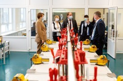 Лицей Екатеринбурга стал площадкой для участников Всероссийской олимпиады по технологии Лицей Екатеринбурга стал площадкой для участников Всероссийской олимпиады по технологии