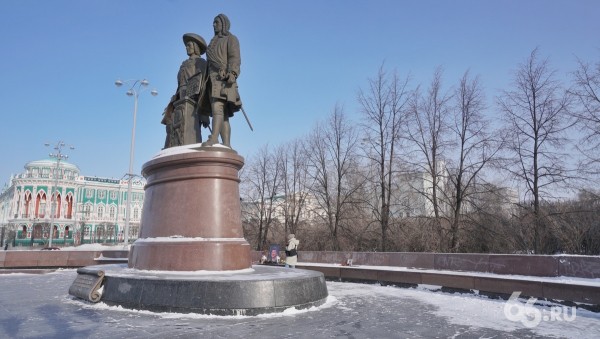 В Екатеринбурге проходит вахта памяти Бориса Немцова. Фоторепортаж