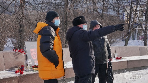 В Екатеринбурге проходит вахта памяти Бориса Немцова. Фоторепортаж