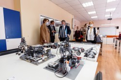 Лицей Екатеринбурга стал площадкой для участников Всероссийской олимпиады по технологии Лицей Екатеринбурга стал площадкой для участников Всероссийской олимпиады по технологии