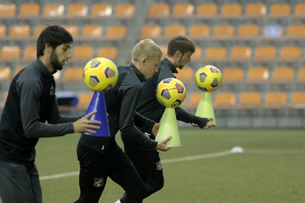 Футбол: РФС перенёс матч «Уфы» с «Уралом» на начало марта