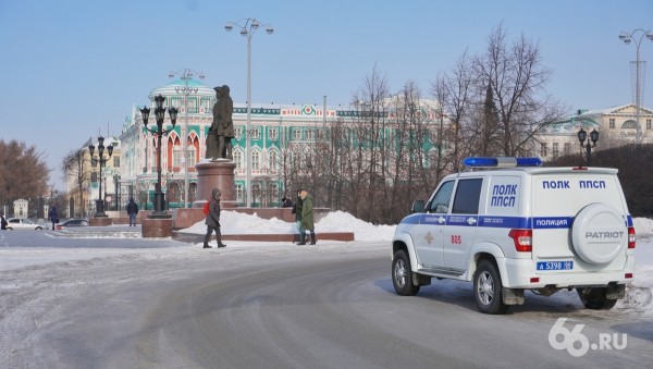 В Екатеринбурге проходит вахта памяти Бориса Немцова. Фоторепортаж