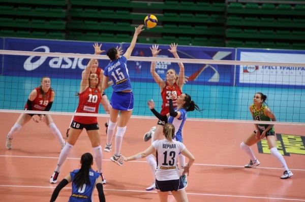 Волейбол: «Уралочка» вновь обыграла «Динамо» из Челябинска