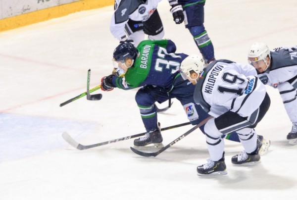 “Горняк” вновь уступил “Рубину” “Горняк” вновь уступил “Рубину”