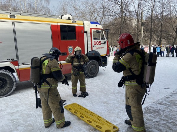 «Учитель был отрезан от выхода открытым огнём»: школьники отработали действия при пожаре «Учитель был отрезан от выхода открытым огнём»: школьники отработали действия при пожаре