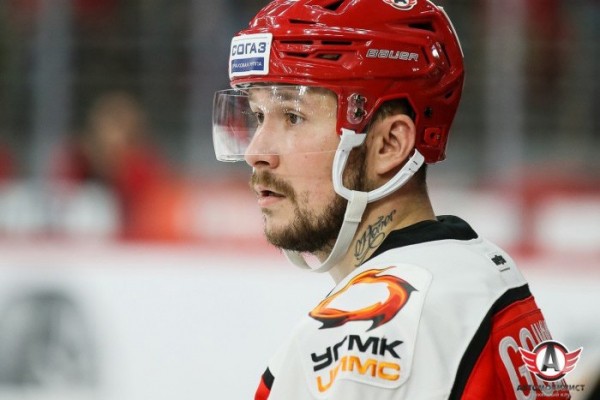 Хоккей: лучший бомбардир «Автомобилиста» продолжит карьеру в НХЛ