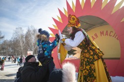 Масленица-2021: Екатеринбург проводит зиму гуляньями в ЦПКиО