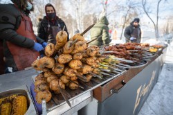 Масленица-2021: Екатеринбург проводит зиму гуляньями в ЦПКиО