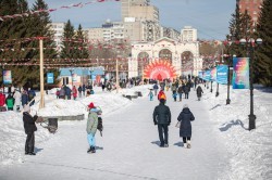 Масленица-2021: Екатеринбург проводит зиму гуляньями в ЦПКиО