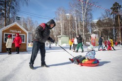 Масленица-2021: Екатеринбург проводит зиму гуляньями в ЦПКиО