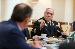 Алексей Орлов поздравил моряков-подводников с профессиональным праздником