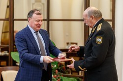 Алексей Орлов поздравил моряков-подводников с профессиональным праздником