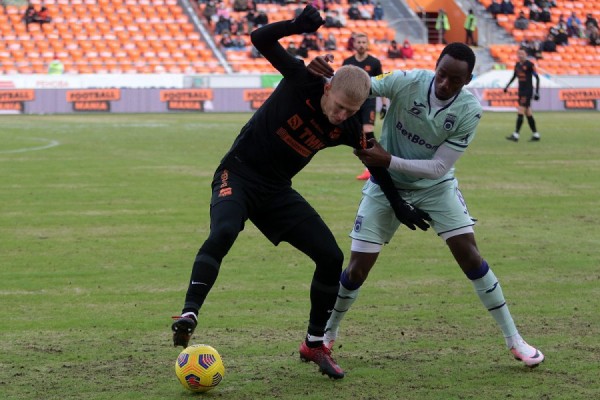 Футбол: &laquo;Урал&raquo; сыграл вничью первый домашний матч после зимнего перерыва