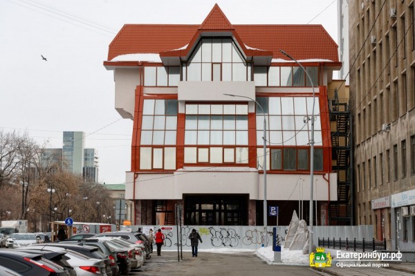 Театр кукол готовит для зрителей современный зал и уникальный арт-объект Театр кукол готовит для зрителей современный зал и уникальный арт-объект