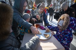 Масленица-2021: Екатеринбург проводит зиму гуляньями в ЦПКиО