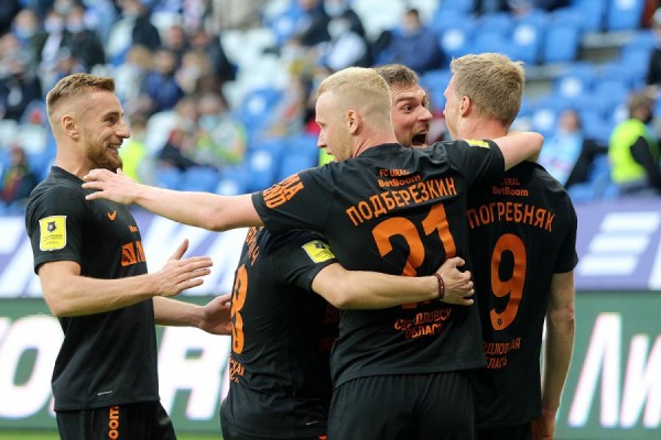 Футбол: дубль Погребняка принёс «Уралу» боевую ничью с московским «Динамо»