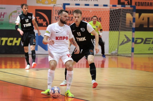 Мини-футбол: «Синара» повела 2:0 в полуфинальной серии с КПРФ