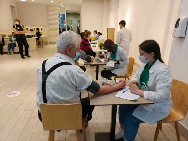 Медики увеличили график работы выездной вакцинации против COVID-19