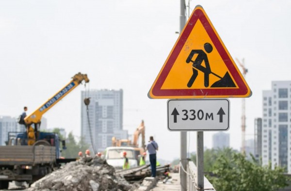 Глава Екатеринбурга рассказал о сроках завершения основных объектов дорожного ремонта Глава Екатеринбурга рассказал о сроках завершения основных объектов дорожного ремонта