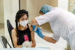 Можно даже беременным: Александр Харитонов рассказал о ходе вакцинации от COVID-19