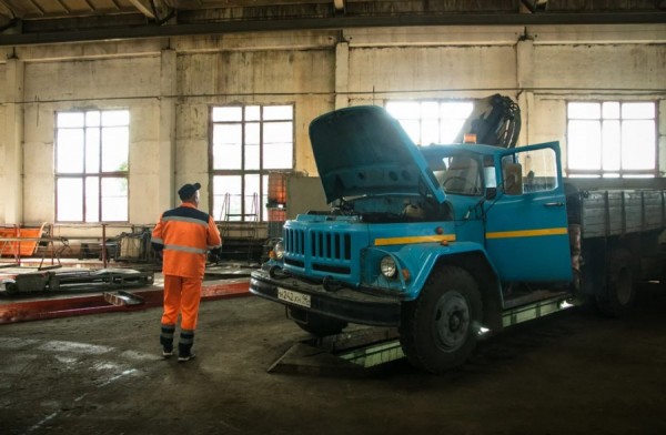 Алексей Орлов распорядился создать единый городской ремонтный центр спецтехники Алексей Орлов распорядился создать единый городской ремонтный центр спецтехники