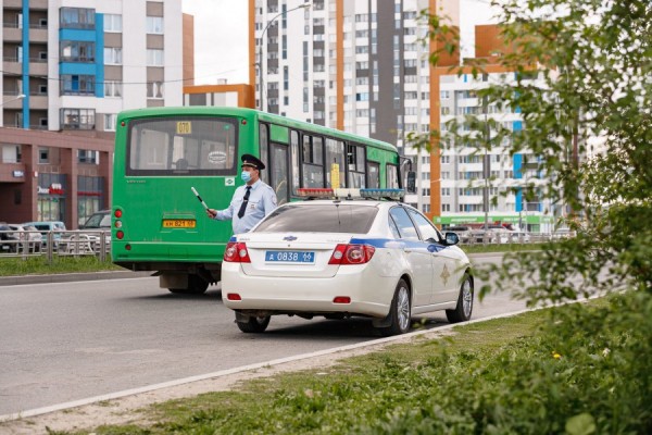 Алексей Орлов поздравил сотрудников ГИБДД с профессиональным праздником