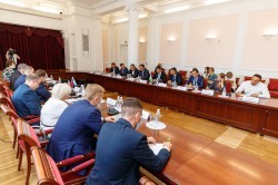 Представители Екатеринбурга и Узбекистана обсудили развитие двусторонних отношений