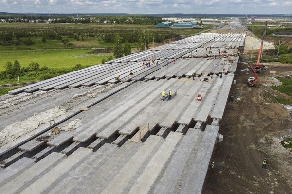 Владимир Путин заслушал доклад Евгения Куйвашева о подготовке свердловского участка трассы М12 Владимир Путин заслушал доклад Евгения Куйвашева о подготовке свердловского участка трассы М12