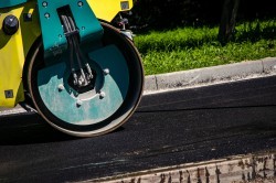 Поручение Главы Екатеринбурга: комиссия проконтролировала ремонт улицы Луганской