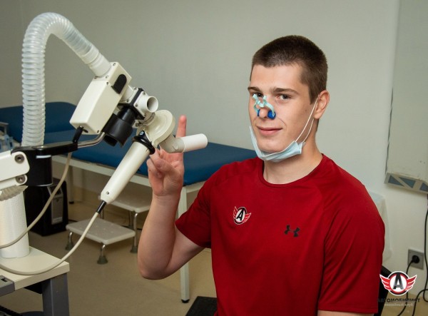 Хоккеисты команды «Горняк-УГМК» проходят медицинское обследование перед началом первого сбора Хоккеисты команды «Горняк-УГМК» проходят медицинское обследование перед началом первого сбора