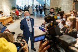 Можно даже беременным: Александр Харитонов рассказал о ходе вакцинации от COVID-19