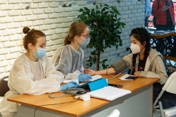 Можно даже беременным: Александр Харитонов рассказал о ходе вакцинации от COVID-19