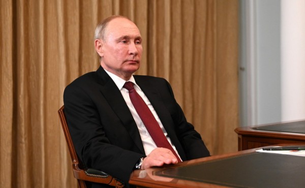 Владимир Путин написал статью «Об историческом единстве русских и украинцев» Владимир Путин написал статью «Об историческом единстве русских и украинцев»