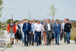 Глава Екатеринбурга оценил ход строительства социальных объектов в Солнечном Глава Екатеринбурга оценил ход строительства социальных объектов в Солнечном