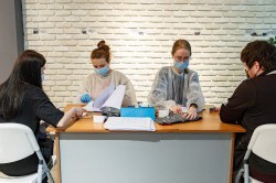 Можно даже беременным: Александр Харитонов рассказал о ходе вакцинации от COVID-19