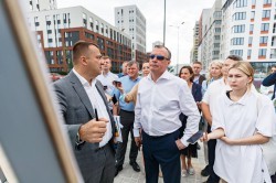 Глава Екатеринбурга оценил ход строительства социальных объектов в Солнечном Глава Екатеринбурга оценил ход строительства социальных объектов в Солнечном