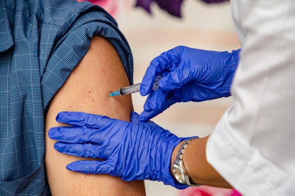 Члены Общественной палаты напоминают горожанам о необходимости вакцинации от COVID-19 Члены Общественной палаты напоминают горожанам о необходимости вакцинации от COVID-19