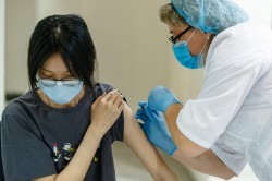 Можно даже беременным: Александр Харитонов рассказал о ходе вакцинации от COVID-19