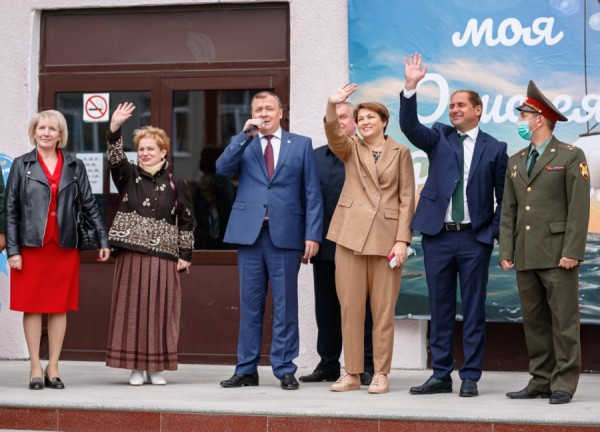 Алексей Орлов поздравил учащихся и педагогов Екатеринбурга с Днём знаний