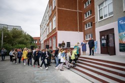 Алексей Орлов поздравил учащихся и педагогов Екатеринбурга с Днём знаний