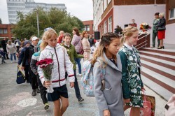 Алексей Орлов поздравил учащихся и педагогов Екатеринбурга с Днём знаний