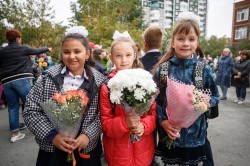 Алексей Орлов поздравил учащихся и педагогов Екатеринбурга с Днём знаний