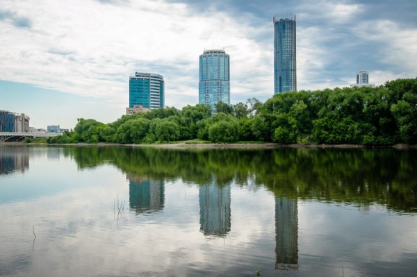 Оазис на Исети: участник конкурса благоустройства набережной поделился планами