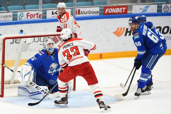Хоккей: «Автомобилист» проиграл «Барысу» Хоккей: «Автомобилист» проиграл «Барысу»