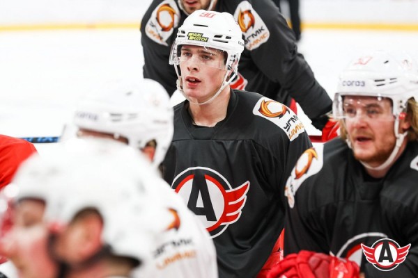 Хоккей: &laquo;Автомобилист&raquo; одержал волевую победу над &laquo;Нефтехимиком&raquo;