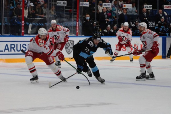 Хоккей: «Автомобилист» одержал вторую победу подряд в чемпионате КХЛ Хоккей: «Автомобилист» одержал вторую победу подряд в чемпионате КХЛ