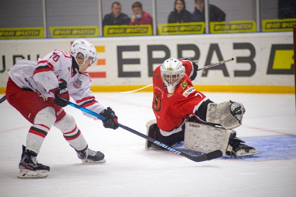 Хоккеисты «Авто» выиграли в овертайме у «Кузнецких Медведей» Хоккеисты «Авто» выиграли в овертайме у «Кузнецких Медведей»