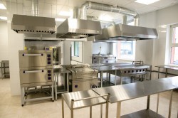 Юные екатеринбуржцы, проживающие в центре, получили новое школьное здание