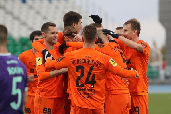 Футбол: &laquo;Урал&raquo; поднялся из зоны вылета в чемпионате России