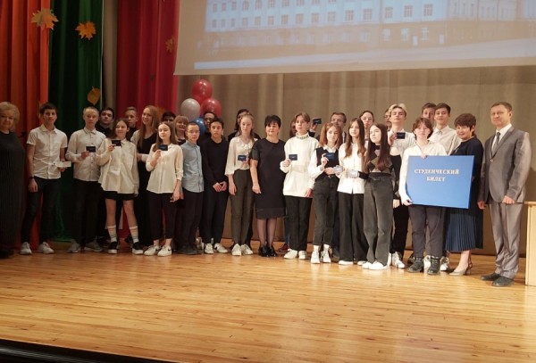 Как уральские старшеклассники осваивают популярные профессии?